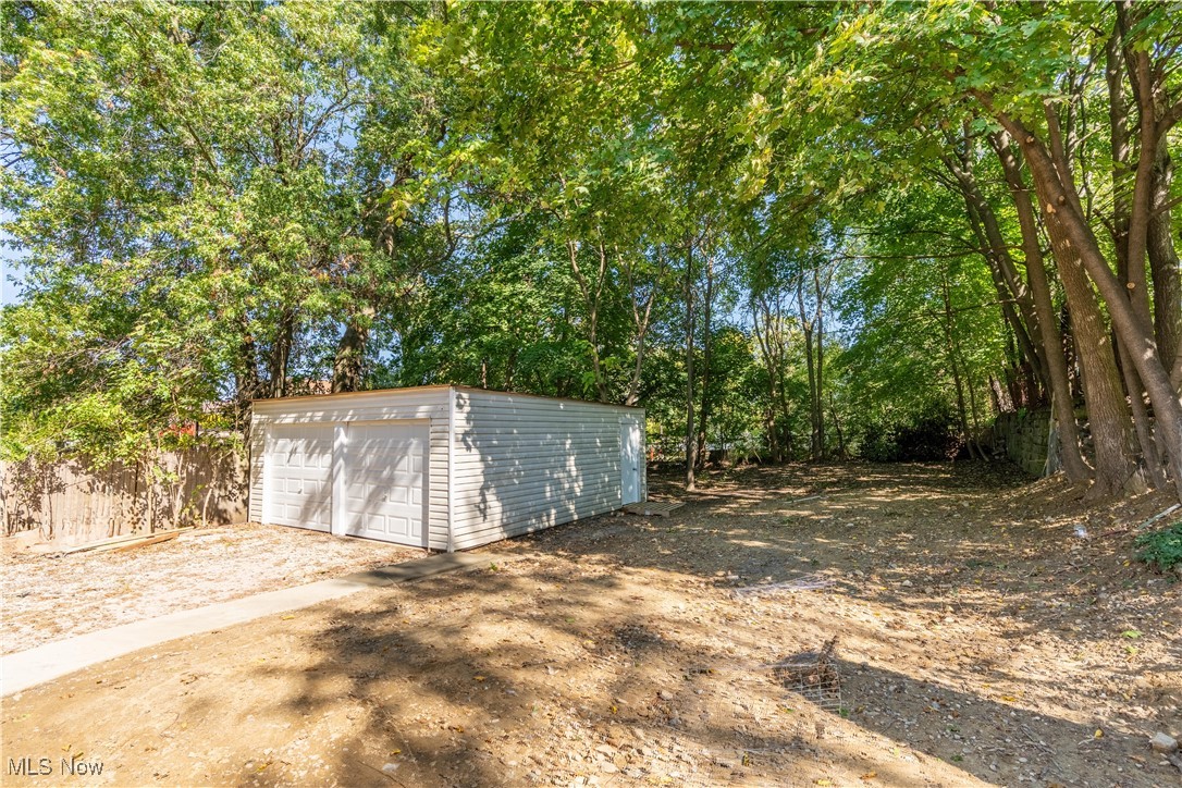 817 Raymond Street Akron OH 44307