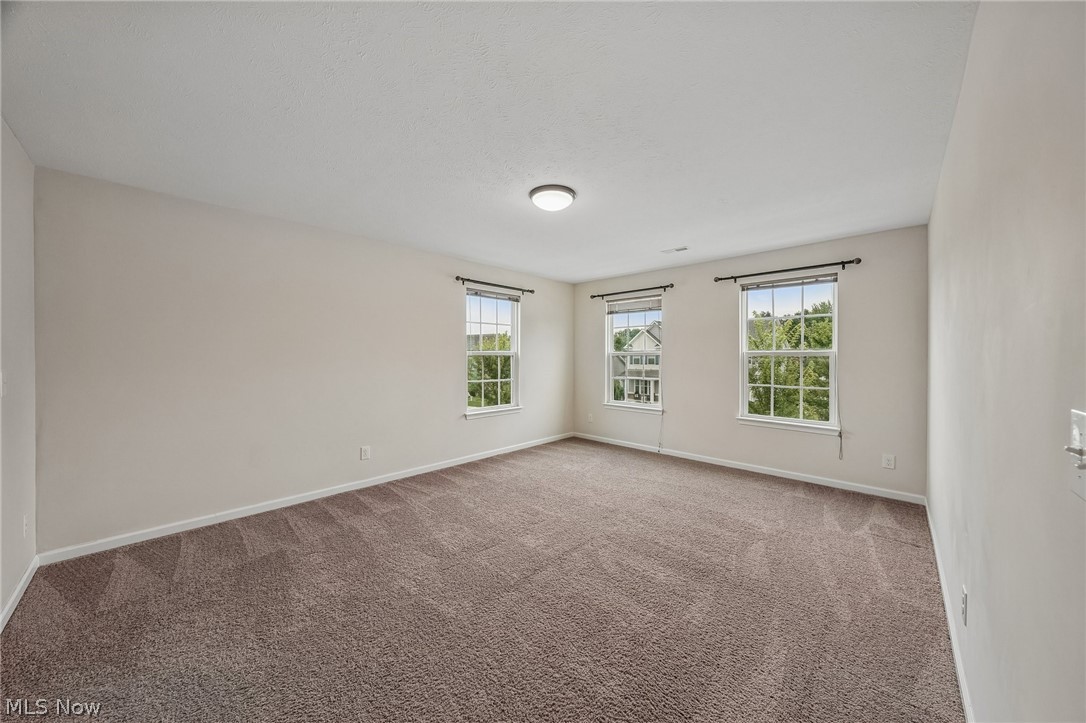 190 Lakeland Way Aurora OH 44202