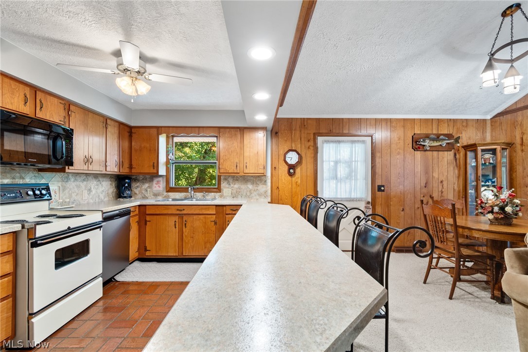 29 W Mohawk Drive Malvern OH 44644