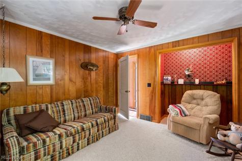29 W Mohawk Drive Malvern OH 44644