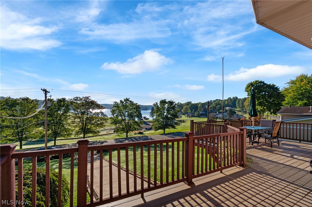 29 W Mohawk Drive Malvern OH 44644
