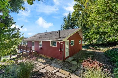 29 W Mohawk Drive Malvern OH 44644