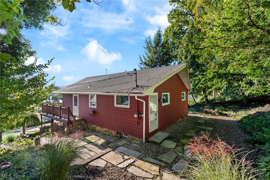 29 W Mohawk Drive Malvern OH 44644