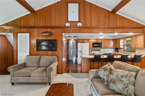 29 W Mohawk Drive Malvern OH 44644