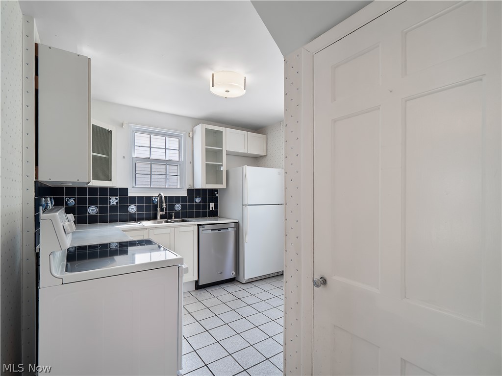 24613 E Oakland Road Bay Village OH 44140
