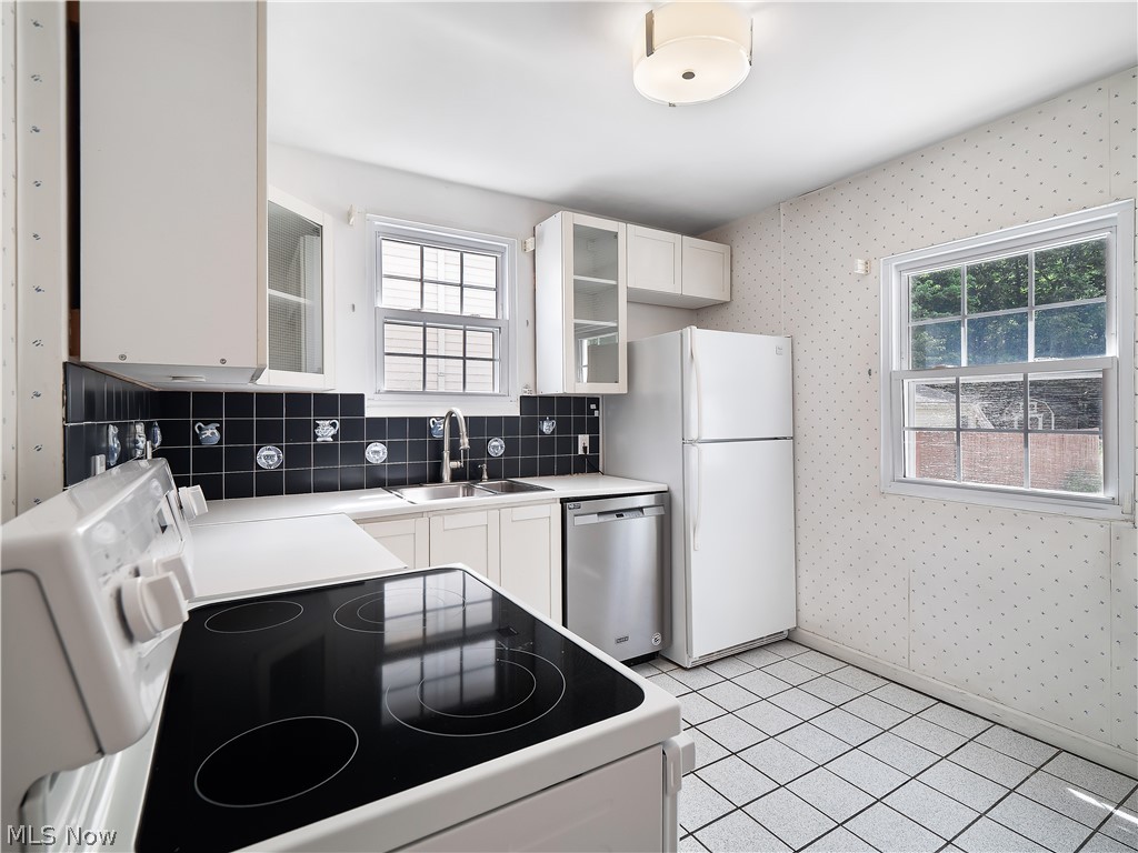 24613 E Oakland Road Bay Village OH 44140