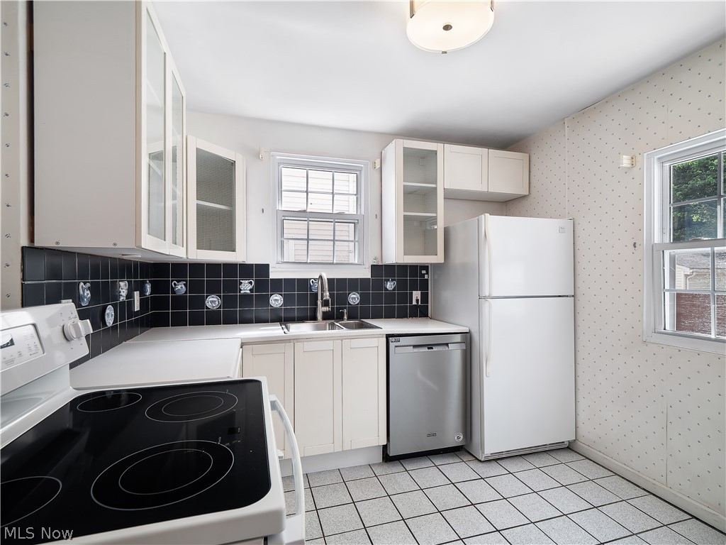 24613 E Oakland Road Bay Village OH 44140