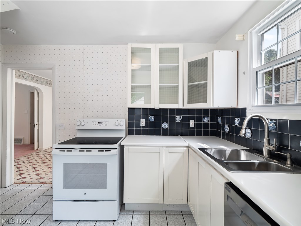 24613 E Oakland Road Bay Village OH 44140