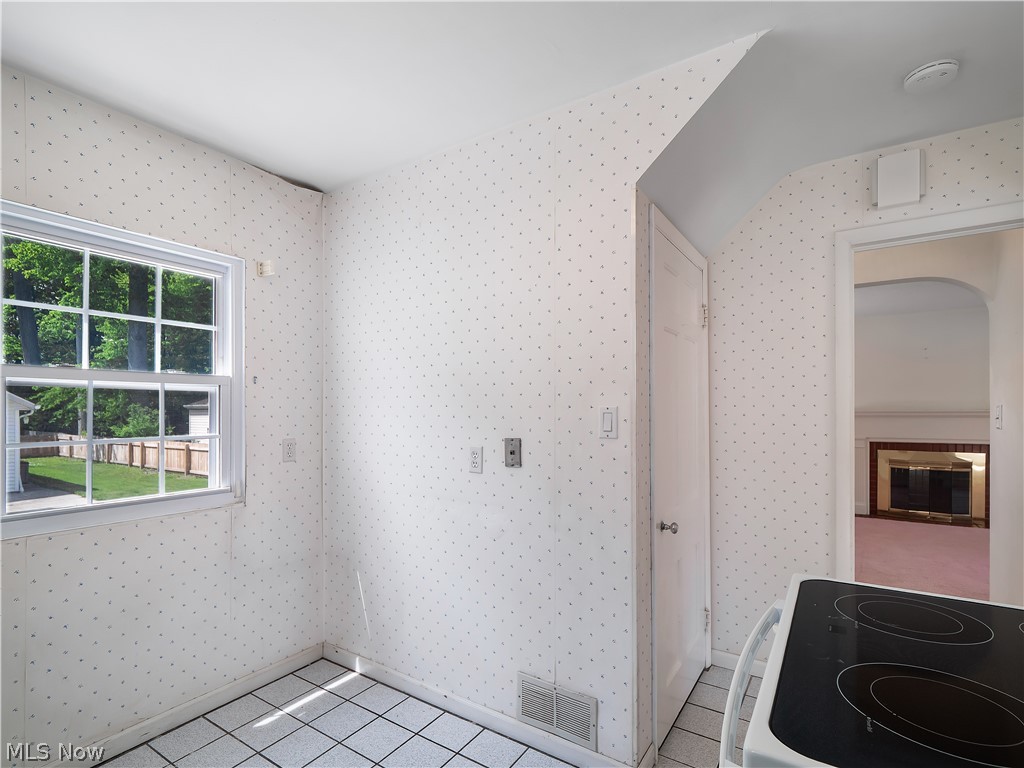 24613 E Oakland Road Bay Village OH 44140