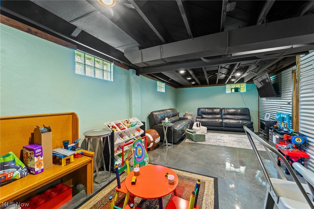 31 Island Drive Poland OH 44514