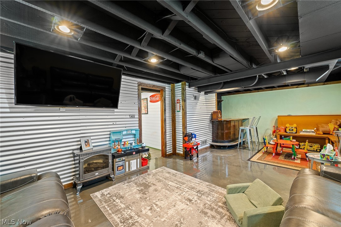 31 Island Drive Poland OH 44514