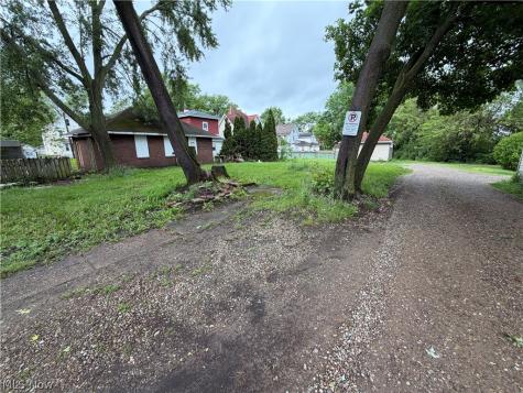 815 Amherst Road NE Massillon OH 44646