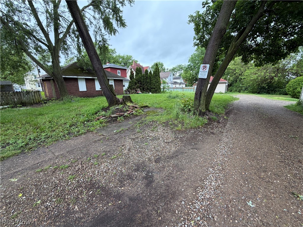 815 Amherst Road NE Massillon OH 44646