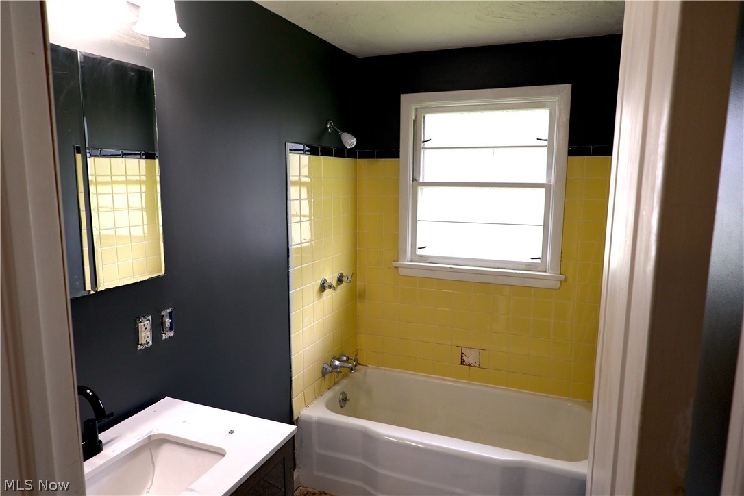 164 Sipple Avenue Amherst OH 44001