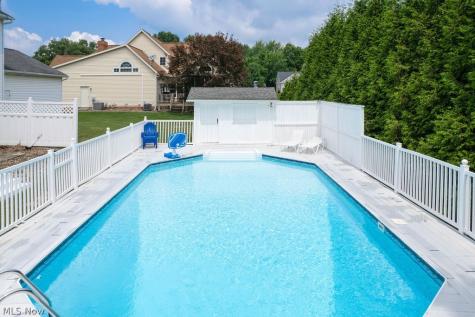 445 Blossom Circle Tallmadge OH 44278