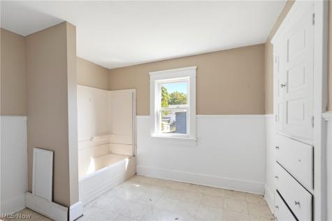 1221 9th Street NW Canton OH 44703
