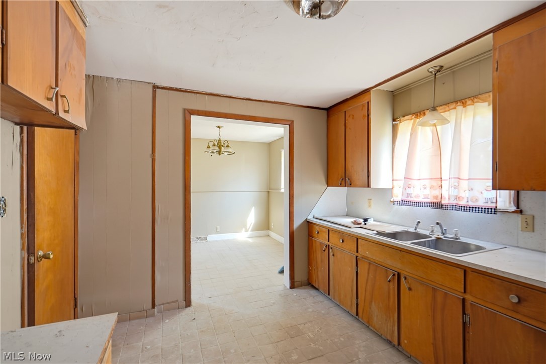 1221 9th Street NW Canton OH 44703