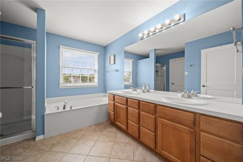 9635 Kingston Trail Olmsted Twp OH 44138
