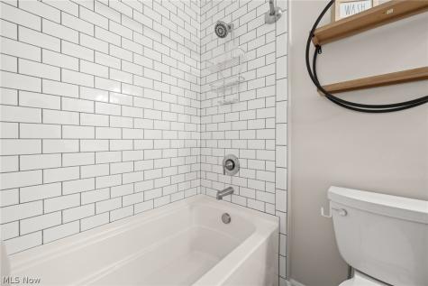 9635 Kingston Trail Olmsted Twp OH 44138