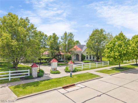 9635 Kingston Trail Olmsted Twp OH 44138