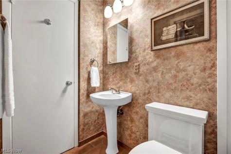 5669 Marble Lane Willoughby OH 44094