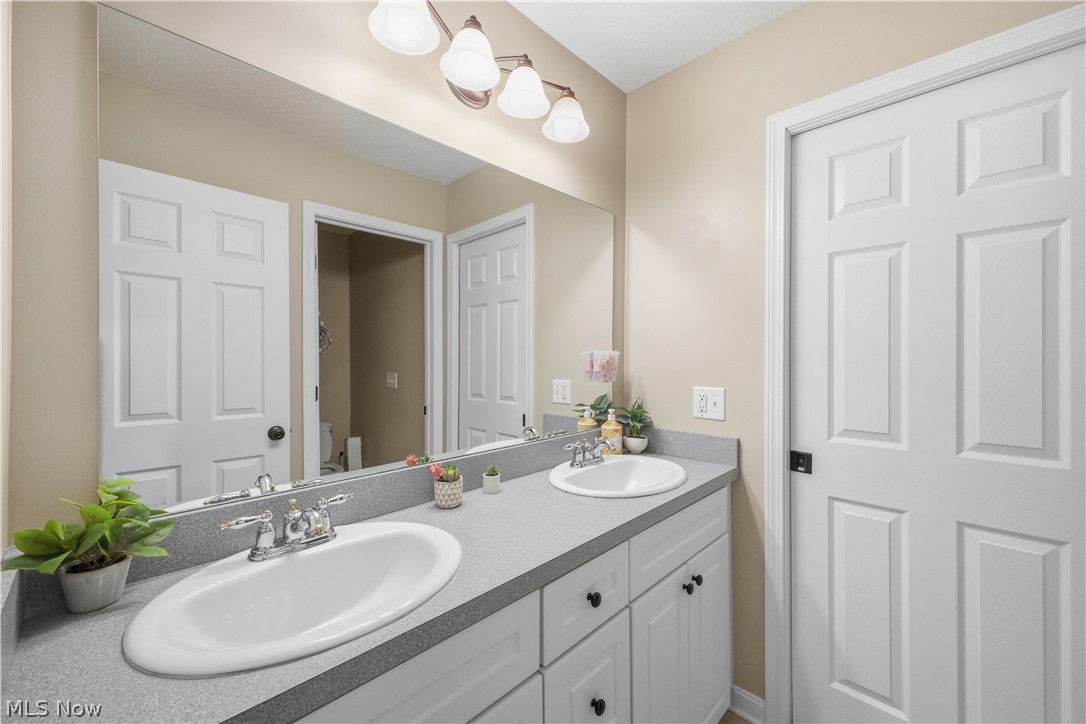 2692 Pitcher Plant Court Uniontown OH 44685