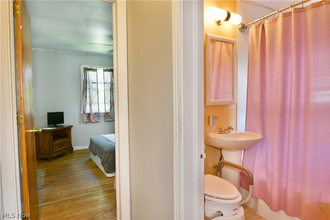 202 Elm Street Struthers OH 44471