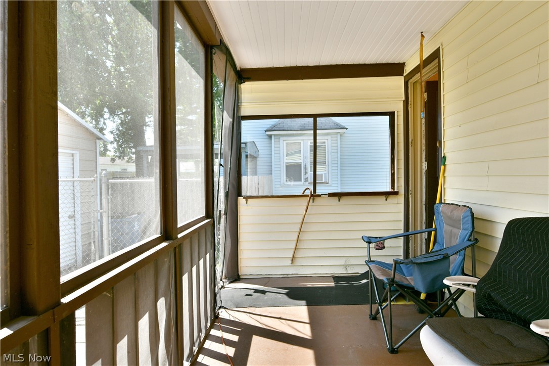 202 Elm Street Struthers OH 44471
