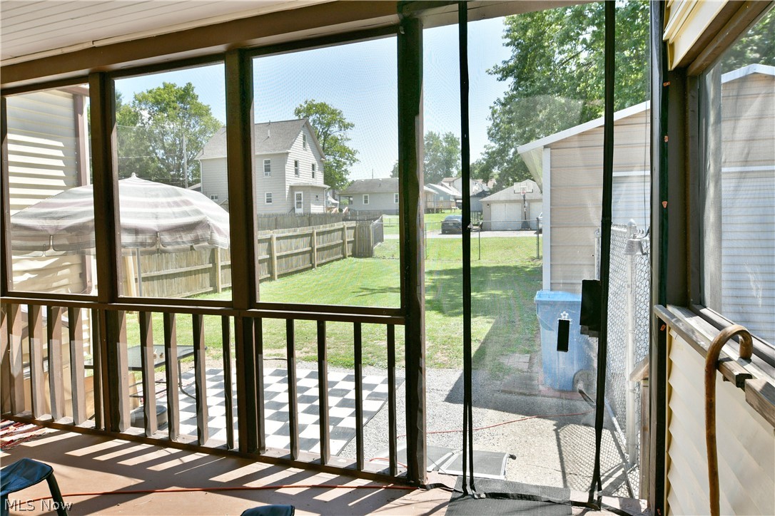 202 Elm Street Struthers OH 44471