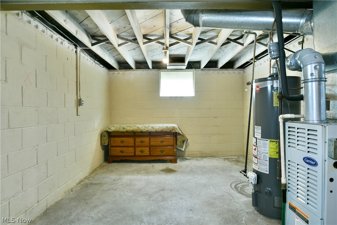 202 Elm Street Struthers OH 44471
