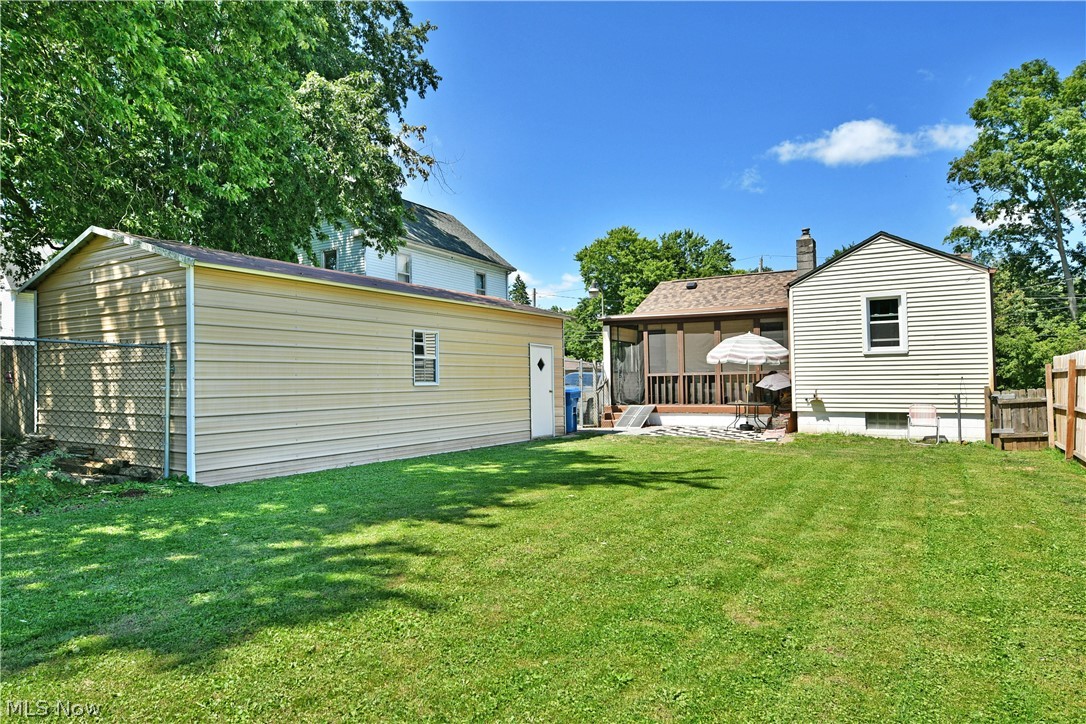 202 Elm Street Struthers OH 44471