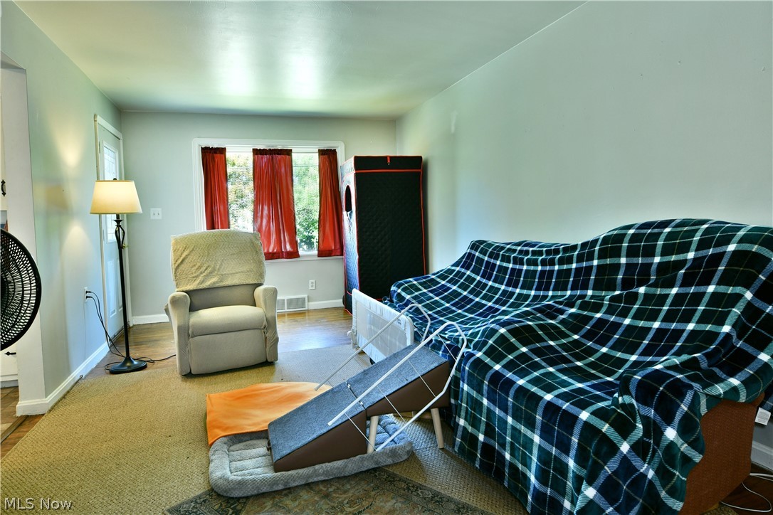 202 Elm Street Struthers OH 44471