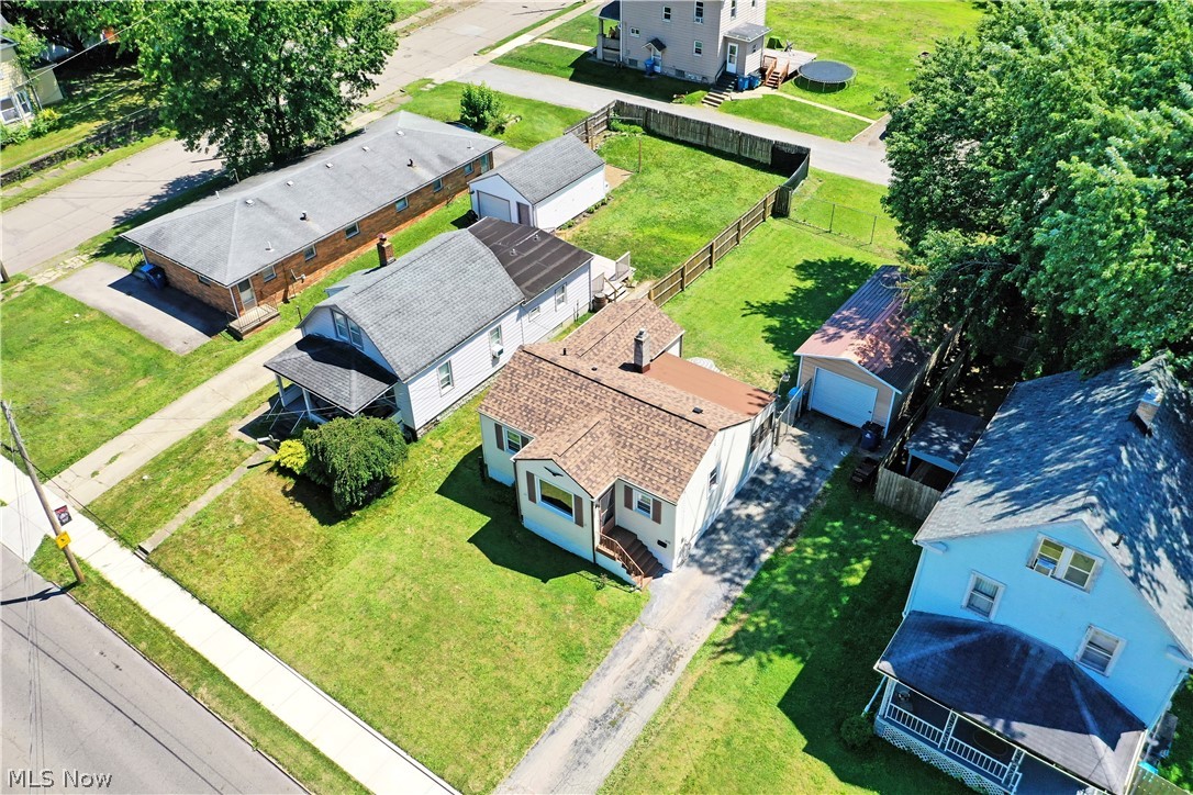 202 Elm Street Struthers OH 44471