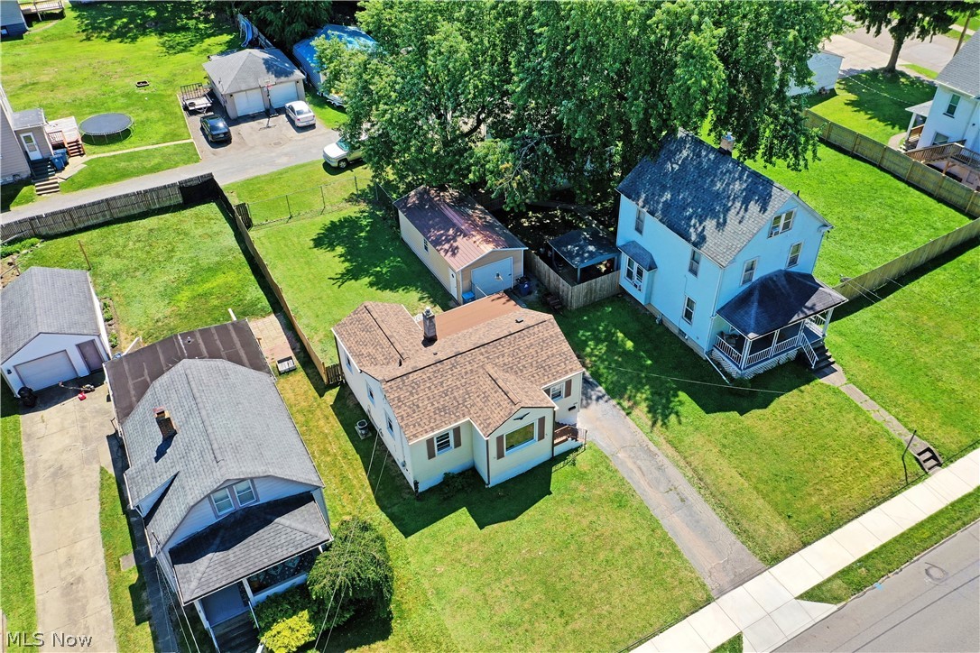 202 Elm Street Struthers OH 44471