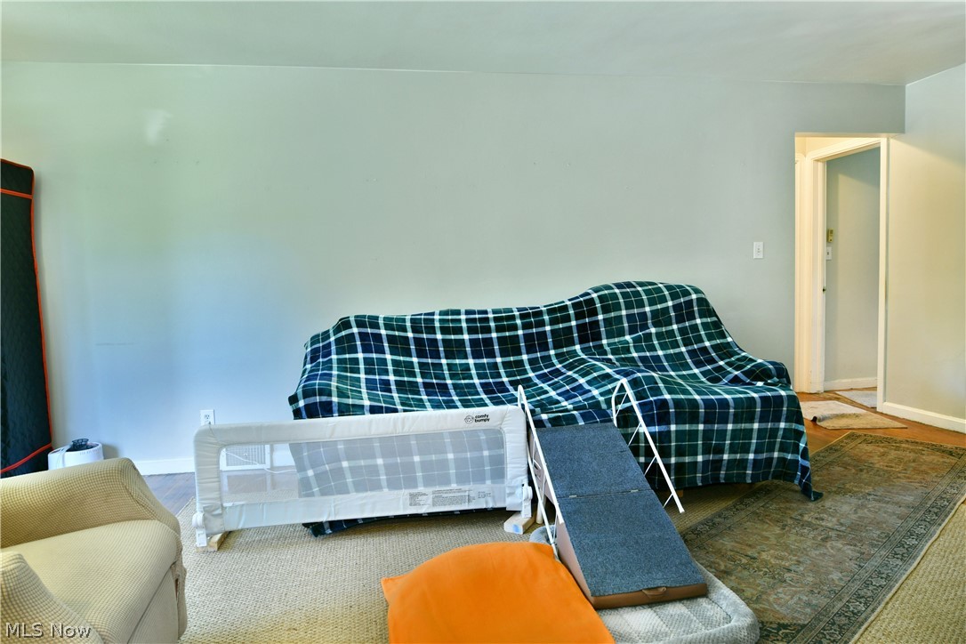202 Elm Street Struthers OH 44471