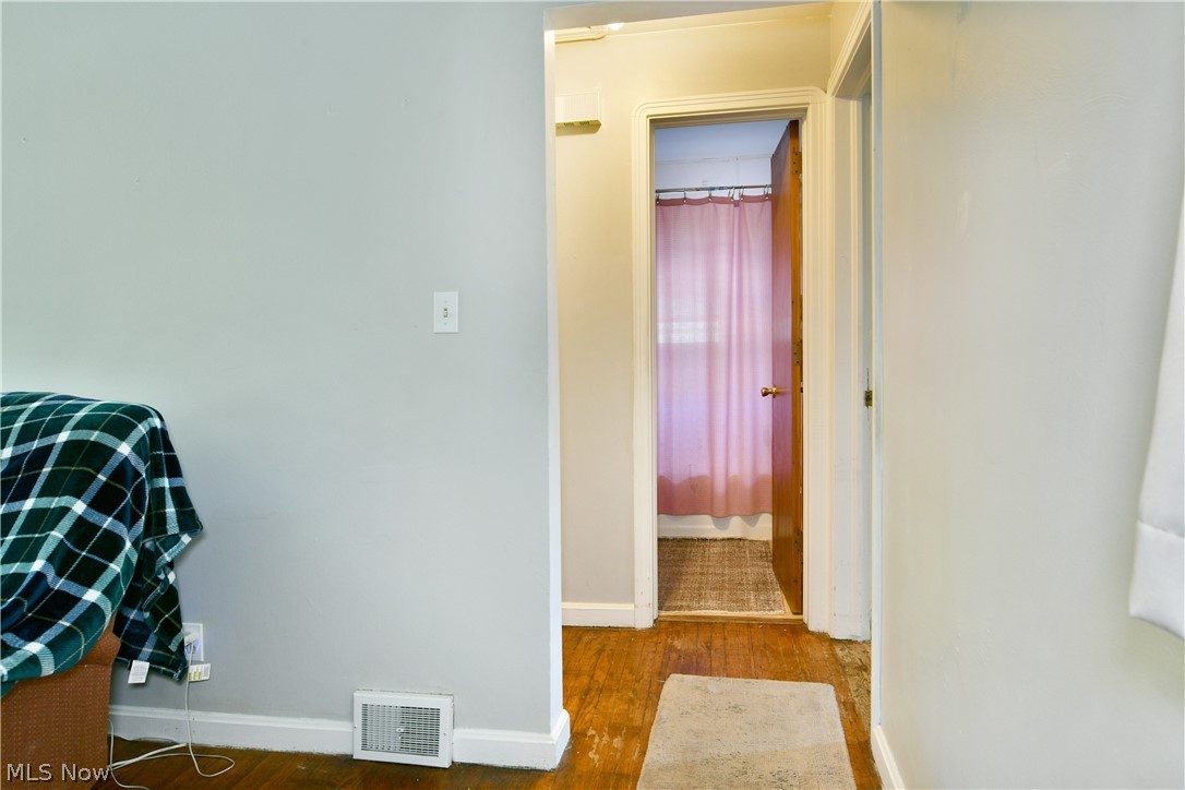 202 Elm Street Struthers OH 44471
