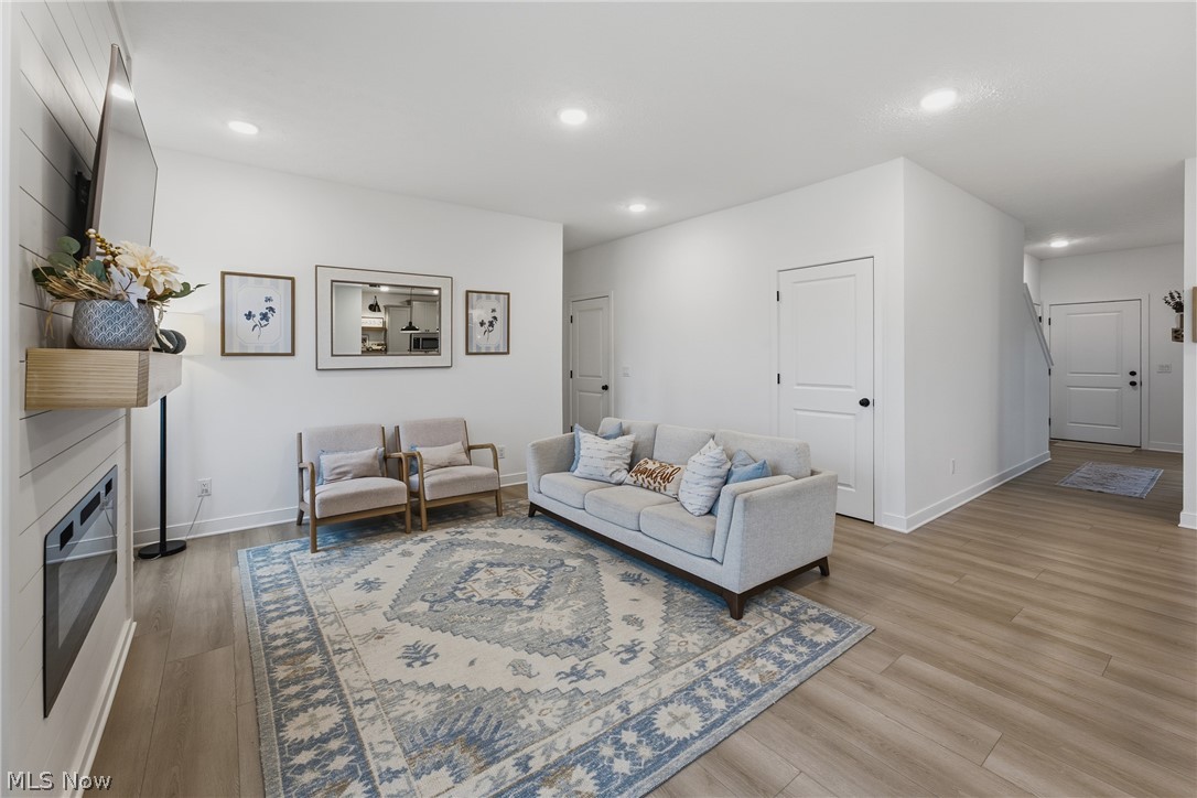 3017 Mcintosh Drive NE Louisville OH 44641