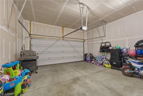 3017 Mcintosh Drive NE Louisville OH 44641