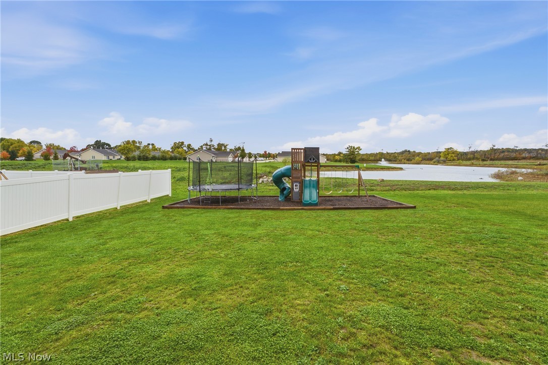 3017 Mcintosh Drive NE Louisville OH 44641