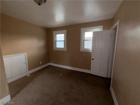 7813 Harvard Avenue Cleveland OH 44105