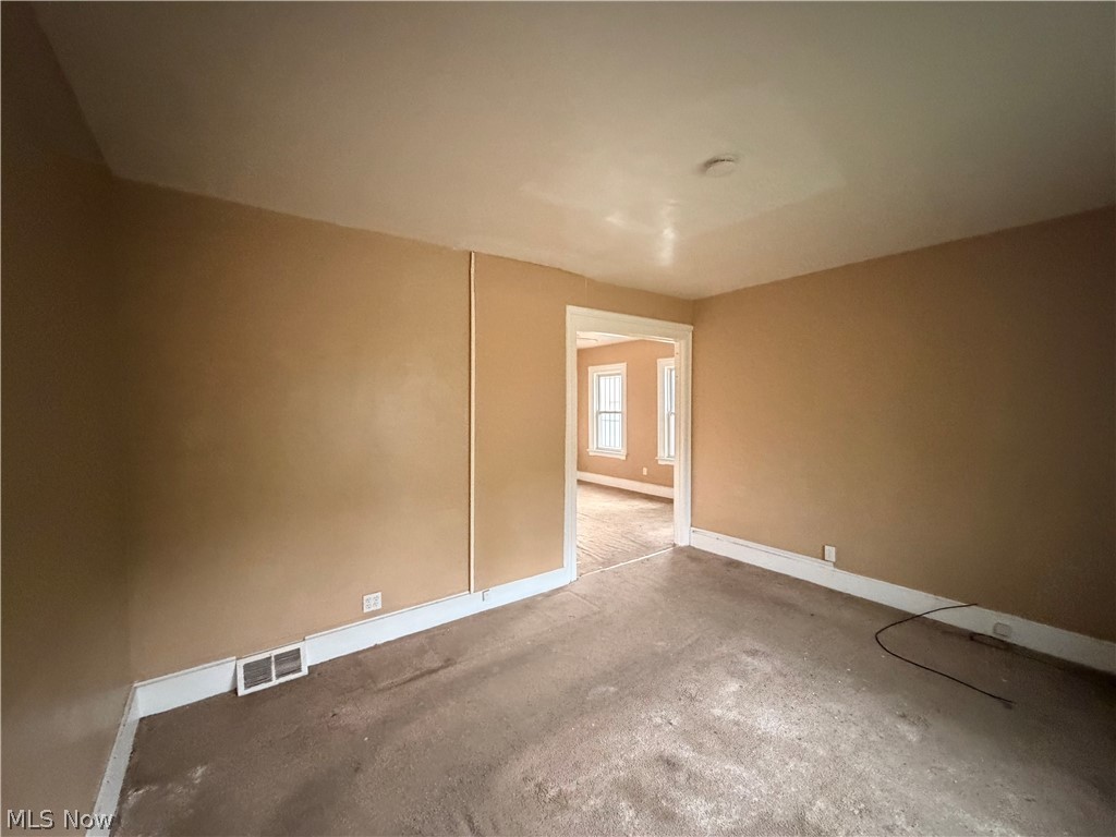 7813 Harvard Avenue Cleveland OH 44105