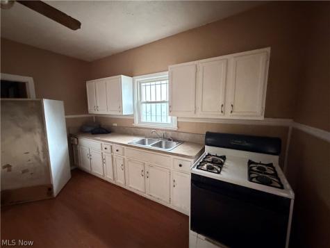 7813 Harvard Avenue Cleveland OH 44105