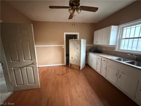 7813 Harvard Avenue Cleveland OH 44105