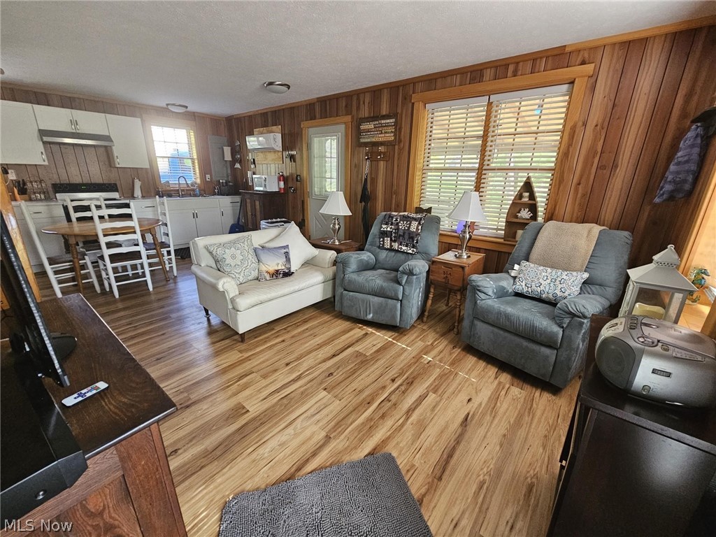 27760 Norris Road Tippecanoe OH 44699