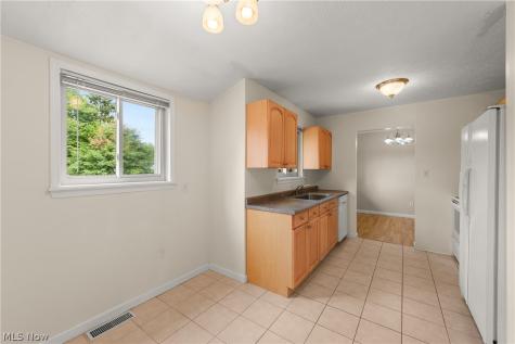 1525 Bonnie Road Macedonia OH 44056