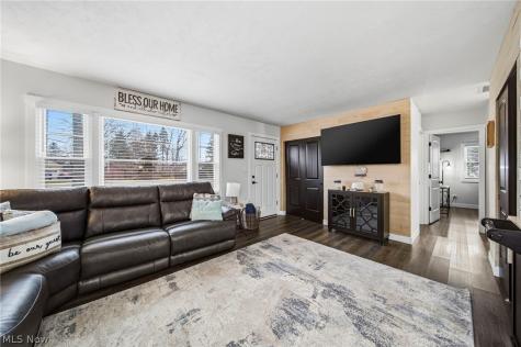 8324 Harbor Drive Mentor OH 44060
