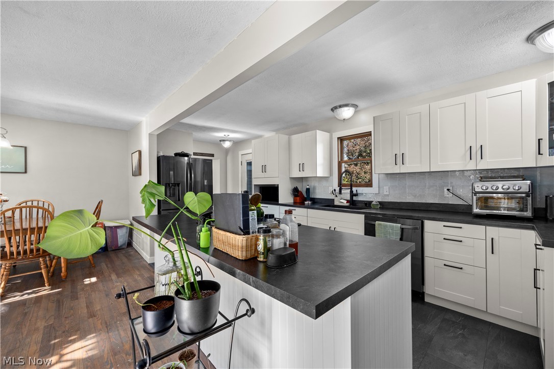 38536 E River Road Elyria OH 44035