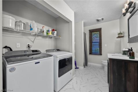 38536 E River Road Elyria OH 44035