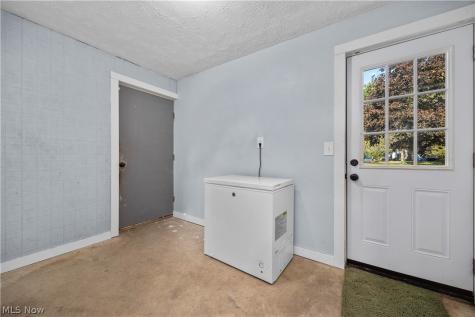 38536 E River Road Elyria OH 44035