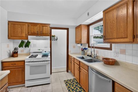 35577 Freed Drive Eastlake OH 44095